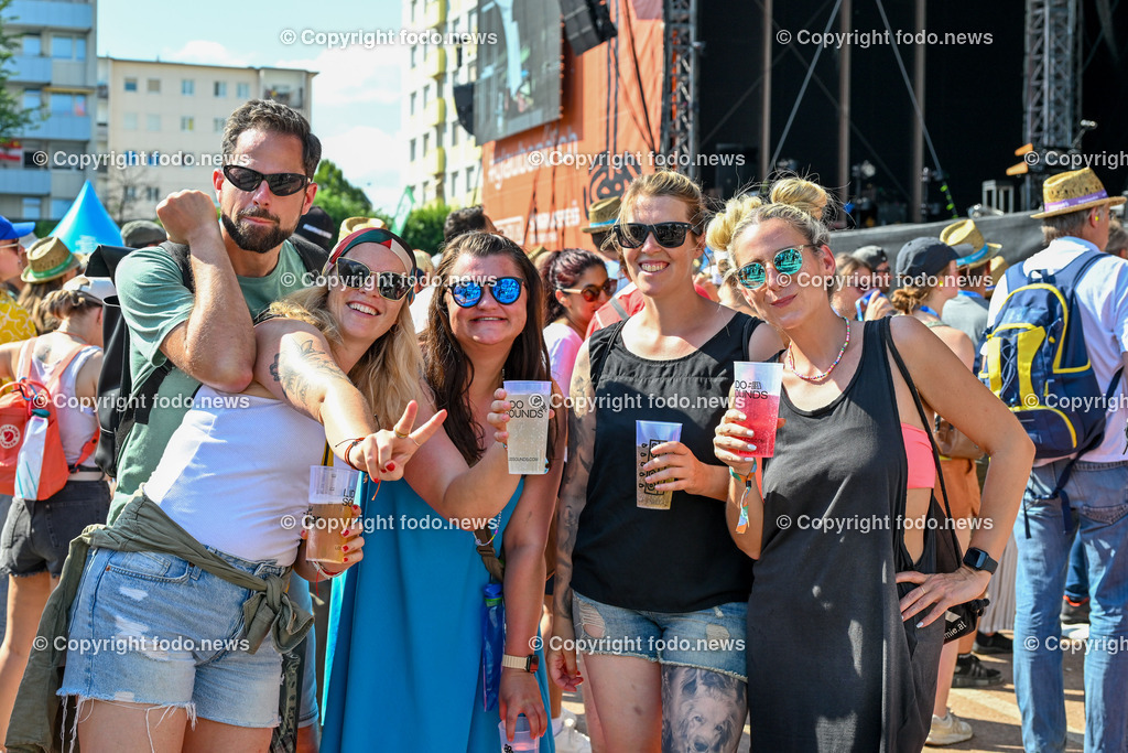 Lido Sounds Festival Linz 2024_ 28.06.2024-53 | 28.06.2024, Linz, AUT, Lido Sounds Festival Linz 2024, im Bild Besucher, Menschen, Musik, Festival