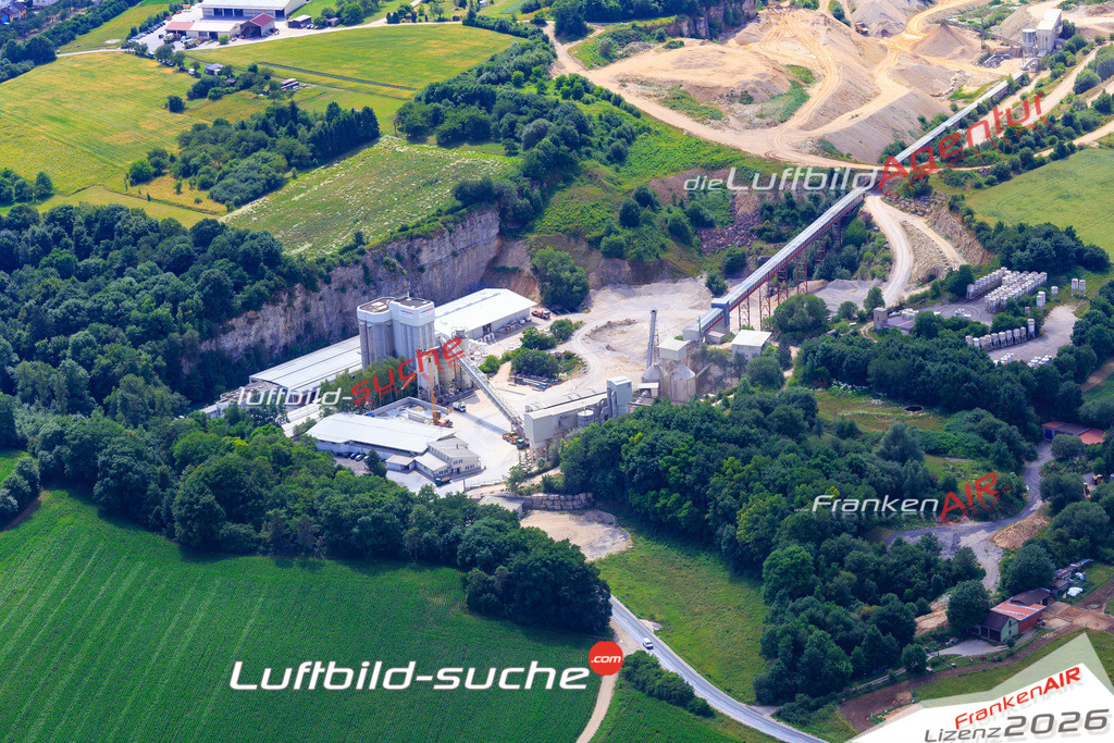 Die Luftaufnahme der Stadt Graefenberg wurde 2017 vom Flugzeug heraus erstellt ( keine Drohne )- hohe Auflösung für beste Qualität