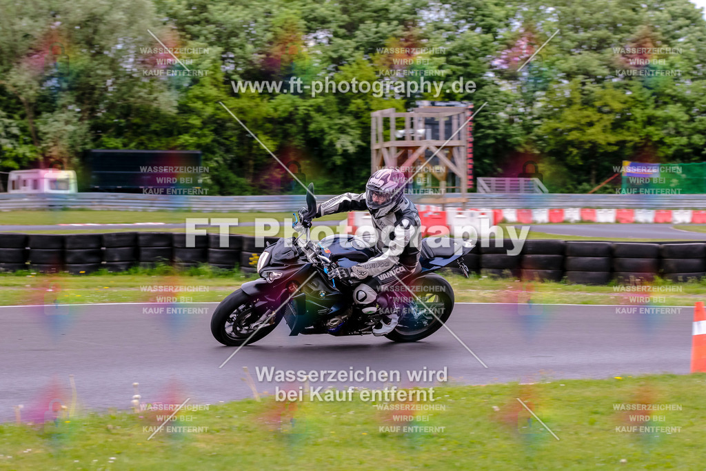 MotoTeamVBK-20315 | Hier findet Ihr Bilder von Touristenfahrten auf der Nürburgring Nordschleife oder von anderen Veranstaltungen die ich besucht habe. Viel Spass beim Durch Schauen 