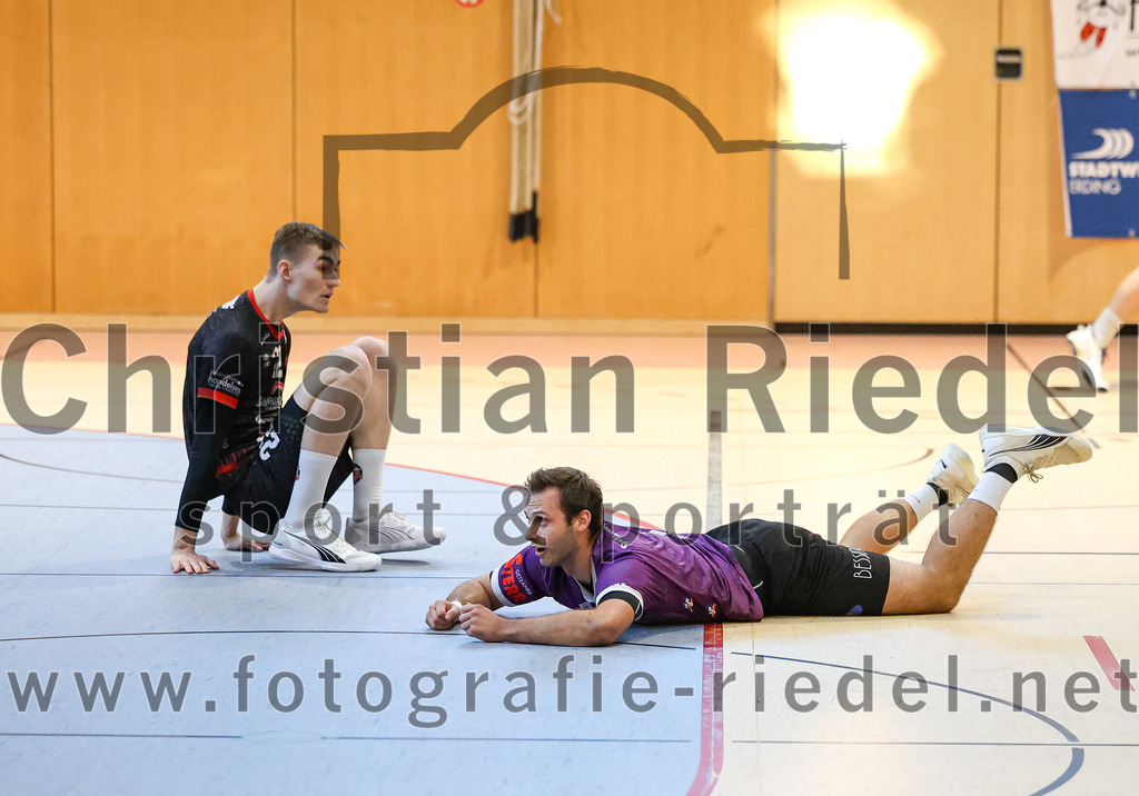 2024-09-21_015_SpVgg_Altenerding_gegen_TSV_1861_Mainburg | Erding, Deutschland, 21.09.2024:Handball, Bezirksoberliga Männer 2024 / 2025, 1. Spieltag, SpVgg Altenerding gegen TSV 1861 Mainburg, Endergebnis: 36:20Sebastian Rauscher (TSV 1861 Mainburg, #22), Simon Rüdiger (SpVgg Altenerding, #7)Foto: Christian Riedel / fotografie-riedel.net
