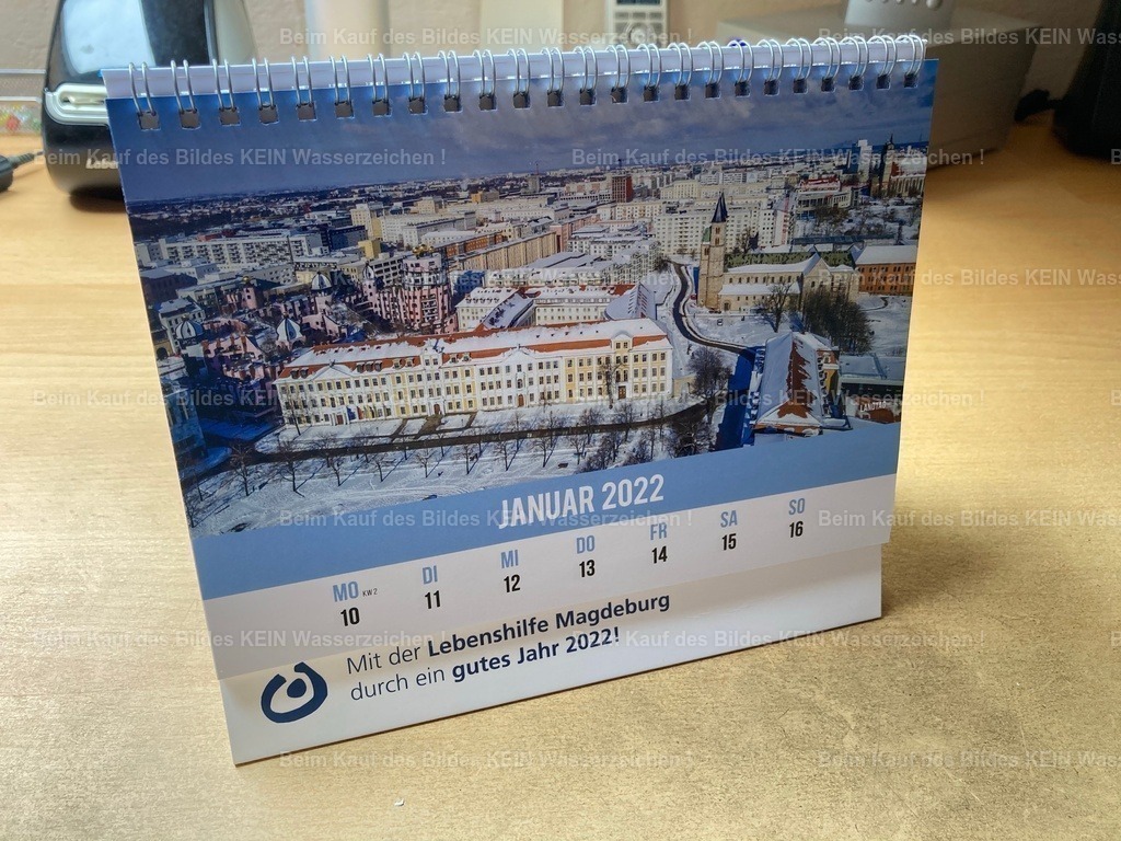 Tischkalender Foto als Beispiel | Die Magdeburger Platte® - das sind die schönsten Luftbilder von Magdeburg & Sachsen-Anhalt auf Acryl, Leinwand oder zum Download. Das ist Luftbildfotografie & Luftbildaufnahmen mit Drohne & Flugzeug.  - Realisiert mit Pictrs.com