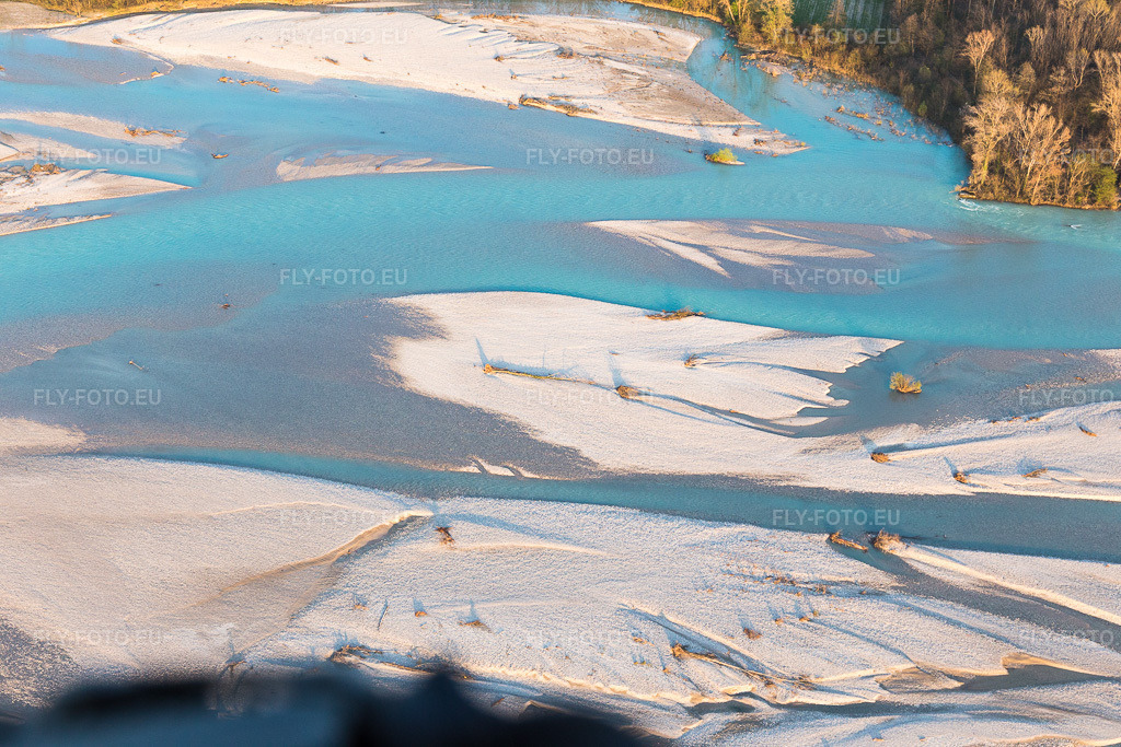 Vue aérienne: Vue de la ville à Borgata Mezzoli dans le département Frioul-Vénétie Julienne, Italie. Photo: IMG_105593.jpg prise le 07/04/2018 par Werner Riehm/FLY-FOTO.eu – Résolution de l'original: 5472 x 3648 px