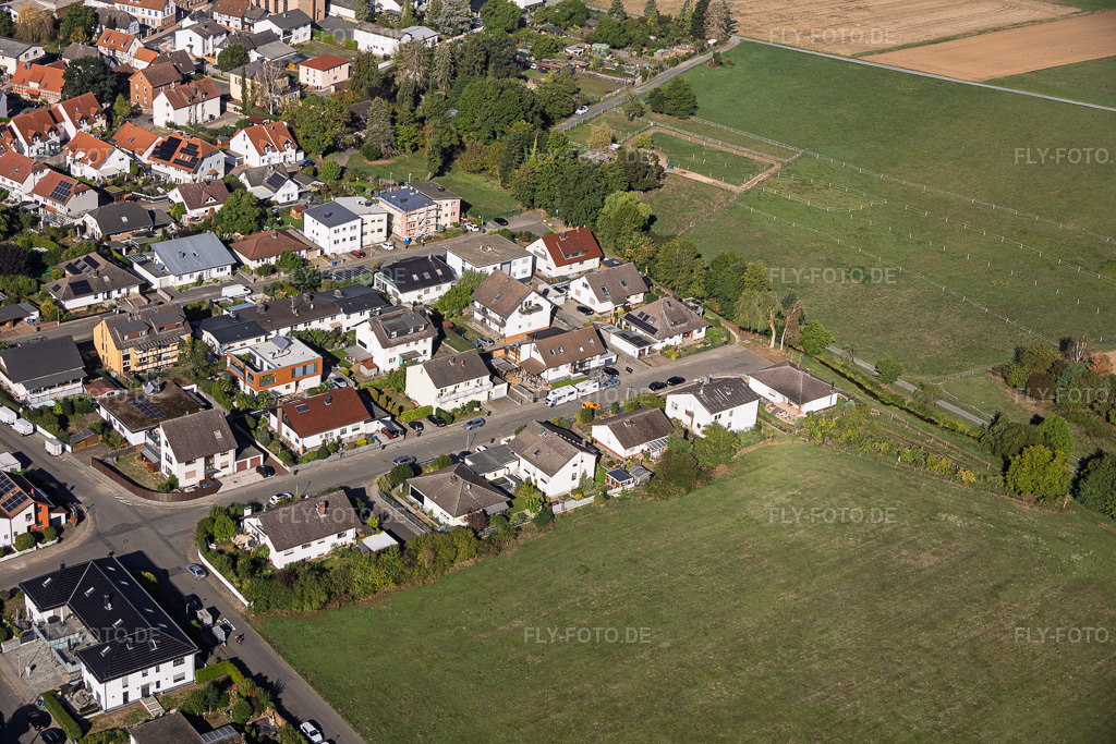Luftbild: Ortsansicht im Ortsteil Sickenhofen in Babenhausen im Bundesland Hessen in Deutschland. – Foto: IMG_159087.jpg vom 22.09.2026 durch Werner Riehm/FLY-FOTO.de – Auflösung des Originals: 6000 x 4000 px