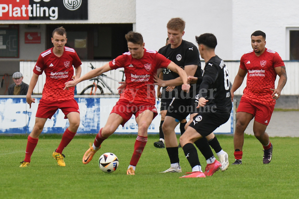 SpVgg Plattling : FC Ergolding | Ha-Ri; Sportfotografie Ha-Ri; Sporfotografie Harry Rindler; Sport Deggendorf; Sportbilder Deggendorf; Sportfotos Deggendorf; Sportfotos Niederbayern; Sportbilder Niederbayern; Amateursport Niederbayern; Bayern;  - Realisiert mit Pictrs.com