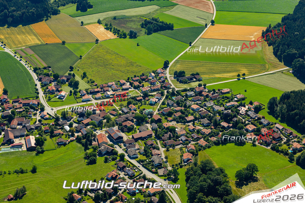 Aktuelles Luftbild von Sondermoning Nußdorf - Die Luftaufnahme wurde 2022 mittels UL-Flugzeug erstellt ( keine Drohne ) - hochauflösende Kamera-Systeme von  Canon -Beste Qualität - Für grossformatige Ausdrucke geeignet. Die Geschenkidee !