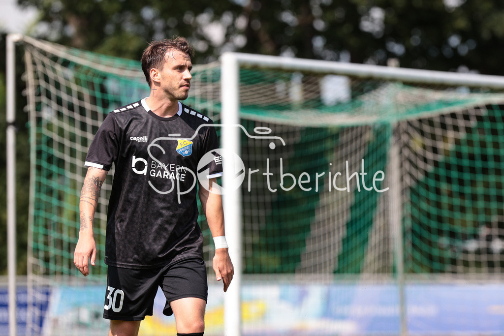 TSV 1861 Nördlingen - FC Pipinsried | Im Bild Nico KARGER (FCP #30) / Freisteller / Einzelfoto