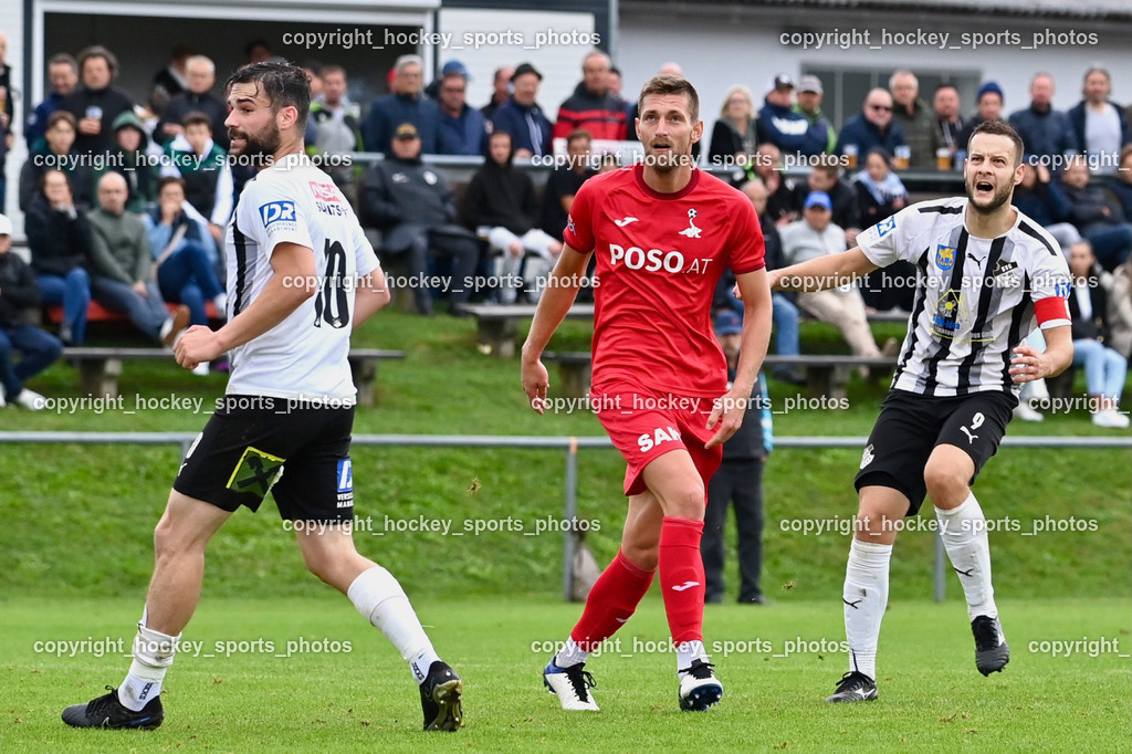 SVG Bleiburg vs. SAK 23.9.2023 | #10 Dominik Peketz SVG Bleiburg, #22 Leo Ejup SAK, #9 Adnan Besic (K) SVG Bleiburg, SVG Bleiburg vs. SAK 23.9.2023, SVG Bleiburg vs. SAK am 23.09.2023 in Bleiburg (Karl Kornberger Stadion), Austria, (Photo by Bernd Stefan)