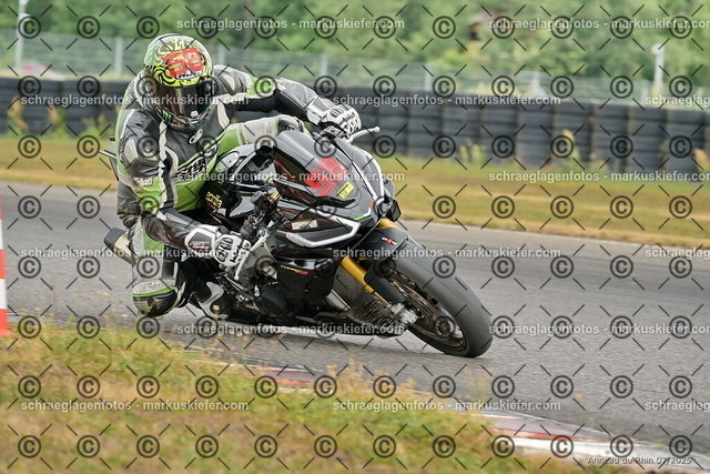 25bt05-0962 | markuskiefer.com - Realisiert mit Pictrs.com