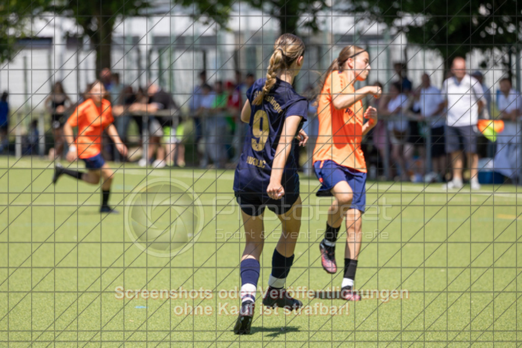20250622_141543_0200 | #,ASV Eislingen (blau) vs. Tura Untermünkheim (orange), Fussball, Aufstiegsspiel in B-Juniorinnen-VS Nord Runde 2 - WfV, Saison 2024/2025, Kunstrasensportplatz im Ösch, Staufeneckerstraße, 73054 Eislingen, 22.06.2025 - 14:00 Uhr,Foto: PhotoPeet-Sportfotografie/Peter Harich