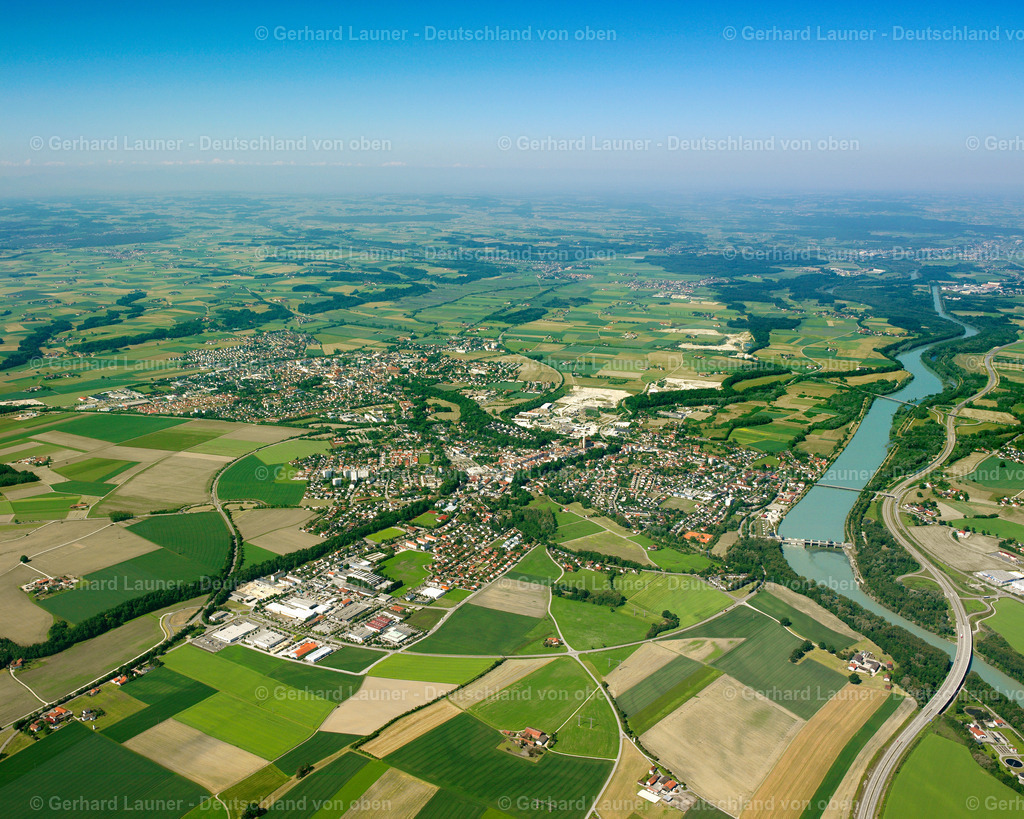 2600234 | ALTöTTING 09.06.2006 Stadtansicht des Innenstadtbereiches  in Altötting im Bundesland Bayern, Deutschland // City view on down town  in Altötting in the state Bavaria, Germany Foto: Gerhard Launer