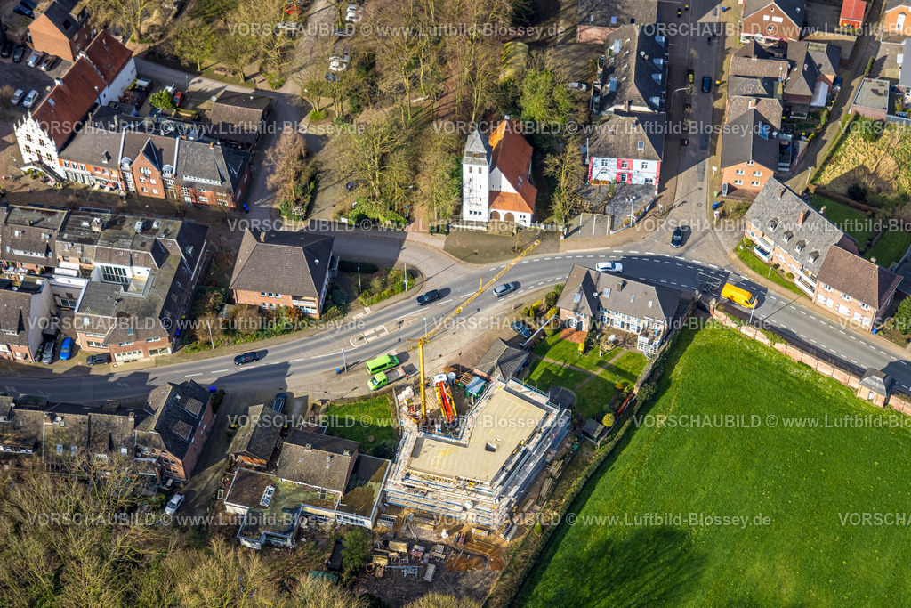 Isselburg240314096 | Luftbild, evang. Friedenskirche Marktstraße, Baustelle mit Neubau Wohnhaus an der Niederstraße, Anholt, Isselburg, Nordrhein-Westfalen, Deutschland