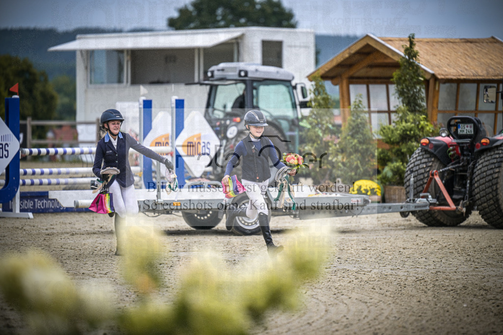 DOS_0099 | Entdecke hochwertige Reitturnierfotos von Foto Oger. Professionell, emotional und authentisch – jetzt Lieblingsmomente im Shop bestellen.Deutschlandweite Turnierfotografie. - Realisiert mit Pictrs.com