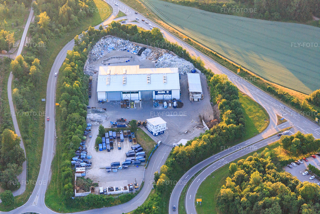 Luftbild: Entsorgungsunternehmen ALBA Süd GmbH & Co. KG in Zimmern ob Rottweil im Bundesland Baden-Württemberg in Deutschland. – Foto: IMG_148772.jpg vom 27.06.2025 durch Werner Riehm/FLY-FOTO.de – Auflösung des Originals: 5472 x 3648 px – Betriebsstätte Zimmern