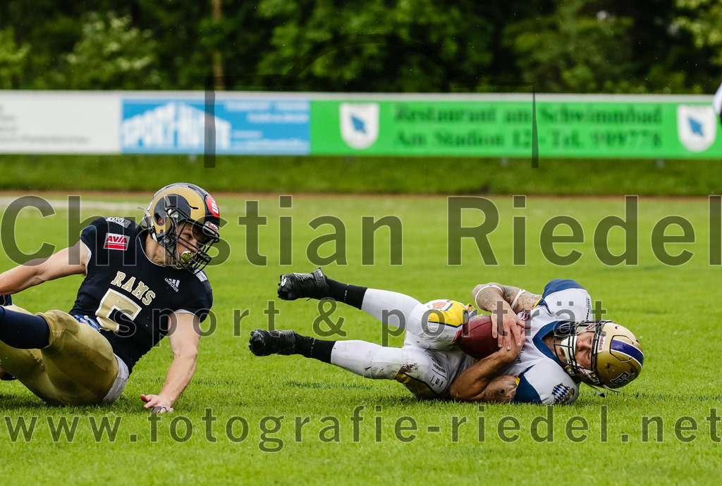 2022-05-29_072_Erding_Bulls_gegen_Nuernberg_Rams | Erding, Deutschland, 29.05.2022:
Fußball, Regionalliga 2022, 5. Spieltag, Erding Bulls gegen Nürnberg Rams, Endergebnis: 10:16

Darly Schubert (Erding Bulls, #36)

Foto: Christian Riedel / fotografie-riedel.net