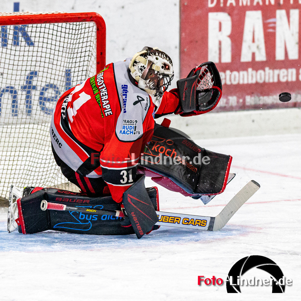 Testspiel TSV Peißenberg Miners vs EA Schongau Mammuts | Eishockey Bayernliga Vorbereitung 2023/2024, Testspiel TSV Peißenberg Miners vs EA Schongau Mammuts
Korbinian SERTL (Goali Miners 31) in Aktion,
2023-09-22 in Peißenberg (Eisstadion)
31 Korbinian SERTL (Goali Miners 31)
Copyright: FotoLindner