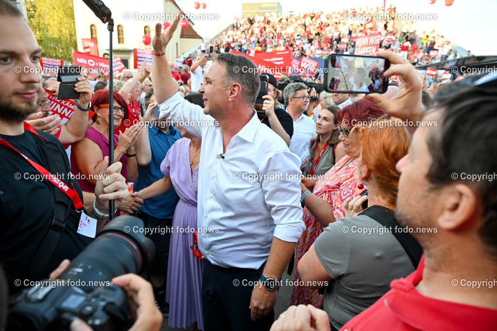 SPOe-Wahlkampfauftakt zur Nationalratswahl 2024_ 29.08.2024-60 | 29.08.2024, Linz, AUT, SPOE Wahlkampfauftakt zur Nationalratswahl 2024 in Linz im Bild Andi Babler (SP, Bundesparteivorsitzender, Spitzenkandidat SPOe)