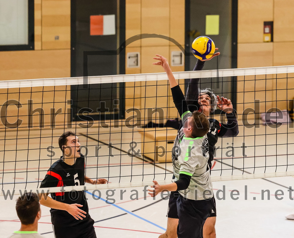 2021-11-27_145_TuS_Oberding_II_gegen_MTV_1881_Ingolstadt_III | Oberding, Deutschland, 27.11.2021:
Volleyball, Kreisliga 2021 / 2022, 5. Spieltag, TuS Oberding II gegen MTV 1881 Ingolstadt III, Endergebnis: 3:2

Corbinian Prell (TuS Oberding, #5), Gregor Bartkowski (TuS Oberding, #11)

Foto: Christian Riedel / fotografie-riedel.net