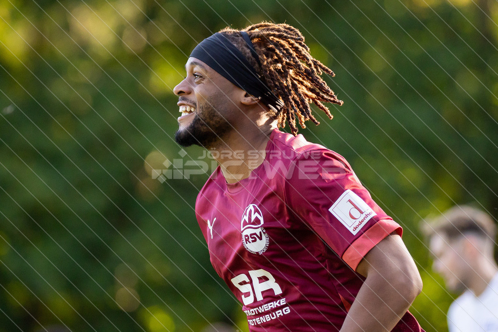 20250928_Picselweb-Fotografie_1R3_2555 | Spielszenen aus dem Spiel VfL Güldenstern Stade - Rotenburger SV. Ergebnis 0:3 - Realisiert mit Pictrs.com