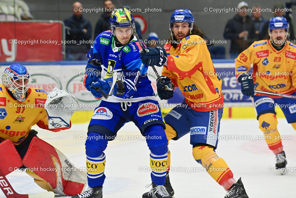 EC IDM Wärmepumpen VSV vs. MIGROSS SUPERMERCATI ASIAGO HOCKEY | #37 Fazio Justin ASIAGO HOCKEY, #81 RICHTER Marco EC VSV, #11 Vallati Giovanni Luigi Domenico ASIAGO HOCKEY, EC IDM Wärmepumpen VSV vs. MIGROSS SUPERMERCATI ASIAGO HOCKEY, EC IDM Wärmepumpen VSV vs. MIGROSS SUPERMERCATI ASIAGO HOCKEY am 03.11.2024 in Villach (Stadthalle Villach), Austria, (Photo by Bernd Stefan)