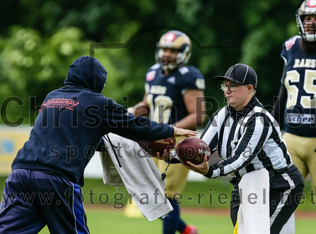 2022-05-29_160_Erding_Bulls_gegen_Nuernberg_Rams | Erding, Deutschland, 29.05.2022:
Fußball, Regionalliga 2022, 5. Spieltag, Erding Bulls gegen Nürnberg Rams, Endergebnis: 10:16

Foto: Christian Riedel / fotografie-riedel.net