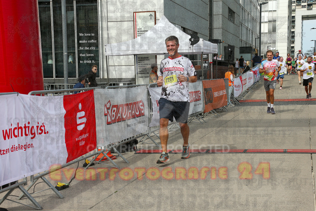 250920_1326_EX1_4578 | Sportfotografie im Rhein-Sieg Kreis, Köln, Bonn, NRW, Rheinland Pfalz, Hessen, etc. Unser Tätigkeitsfeld umfasst den Laufsport vom Volkslauf über den Marathon, Duathlon, Triathon bis zum Ultralauf wie Kölnpfad Ultra oder Schindertrail.