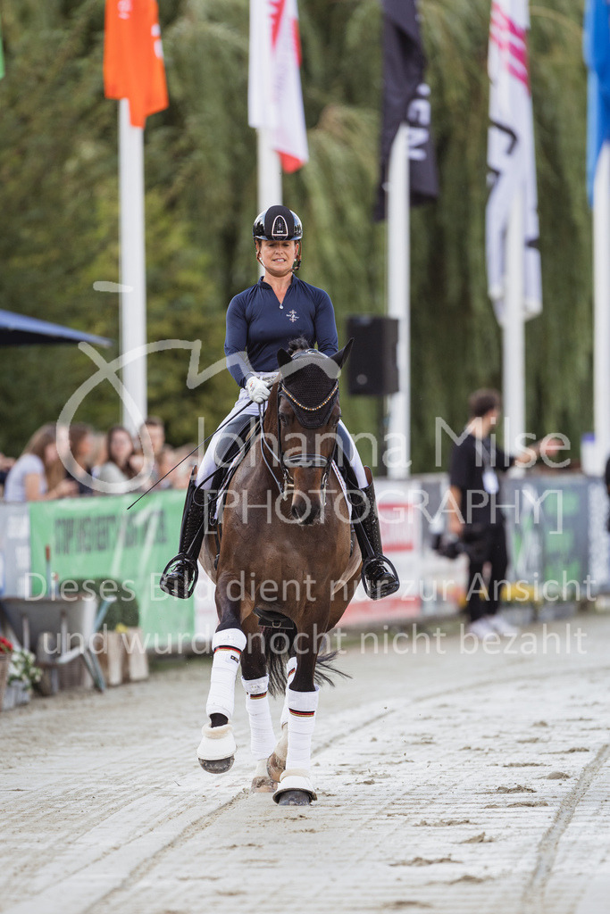 230728_BHO_Showprogramm-528 | Deine schönsten Turniermomente als professionelle Fotos! Entdecke hochwertige Pferdesport-Fotografie im Online-Shop. Jetzt Fotos finden & bestellen!