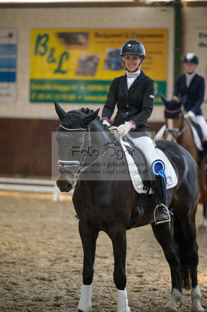 Reitturnier Voxtrup | Entdecke hochwertige Reitturnierfotos von Foto Oger. Professionell, emotional und authentisch – jetzt Lieblingsmomente im Shop bestellen.Deutschlandweite Turnierfotografie. - Realisiert mit Pictrs.com