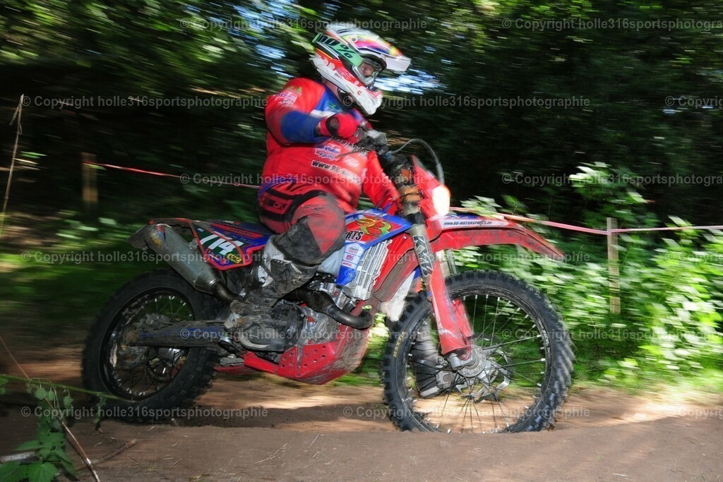 DSC_5585 | Sportfotografie , Motorsport, Motoross, Reitsport, Mointainbike, Enduro,
Landschaft , Outdoor, Eventfotografie, Landschaft, Bilder online bestellen - Realisiert mit Pictrs.com