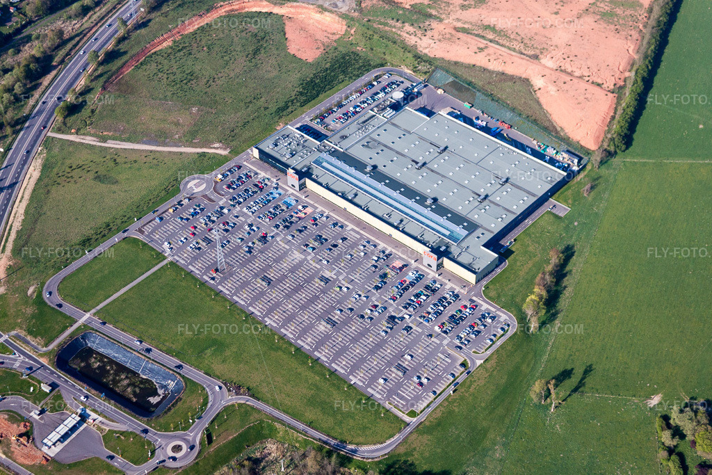 Aerial view: Cora shopping center in Longeville-les-Saint-Avold in Longeville-lès-Saint-Avold in the state Moselle, France.Photo: IMG_39675.jpg taken on 04/16/2011 by Werner Riehm/FLY-FOTO.comResolution of the original: 4752 x 3168 px