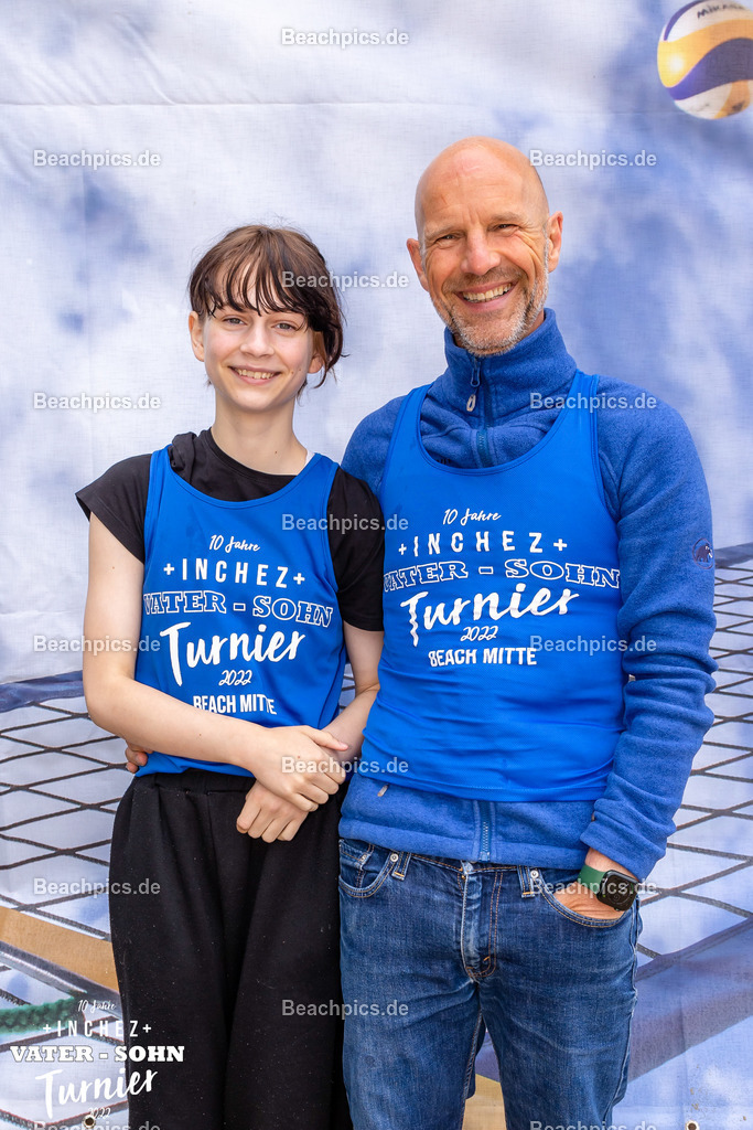 2022-00063184-Vater-Sohn-Turnier-Teamfotos-2 | 26.05.2022; Berlin Foto: Gerold Rebsch - www.beachpics.de