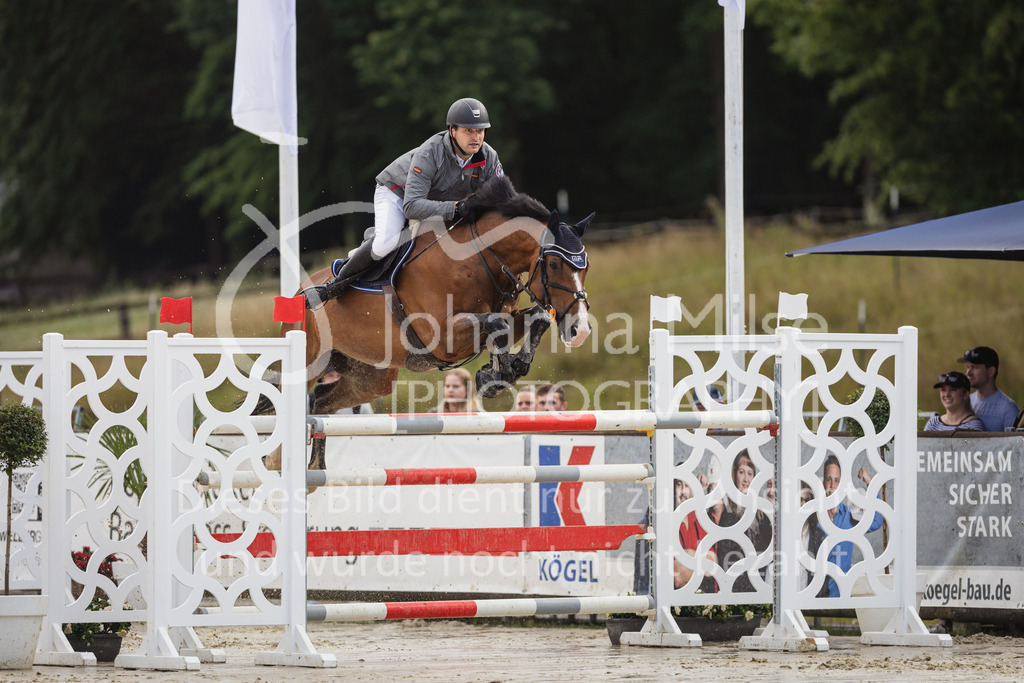 230729_BHO_S1-Spr-861 | Deine schönsten Turniermomente als professionelle Fotos! Entdecke hochwertige Pferdesport-Fotografie im Online-Shop. Jetzt Fotos finden & bestellen!