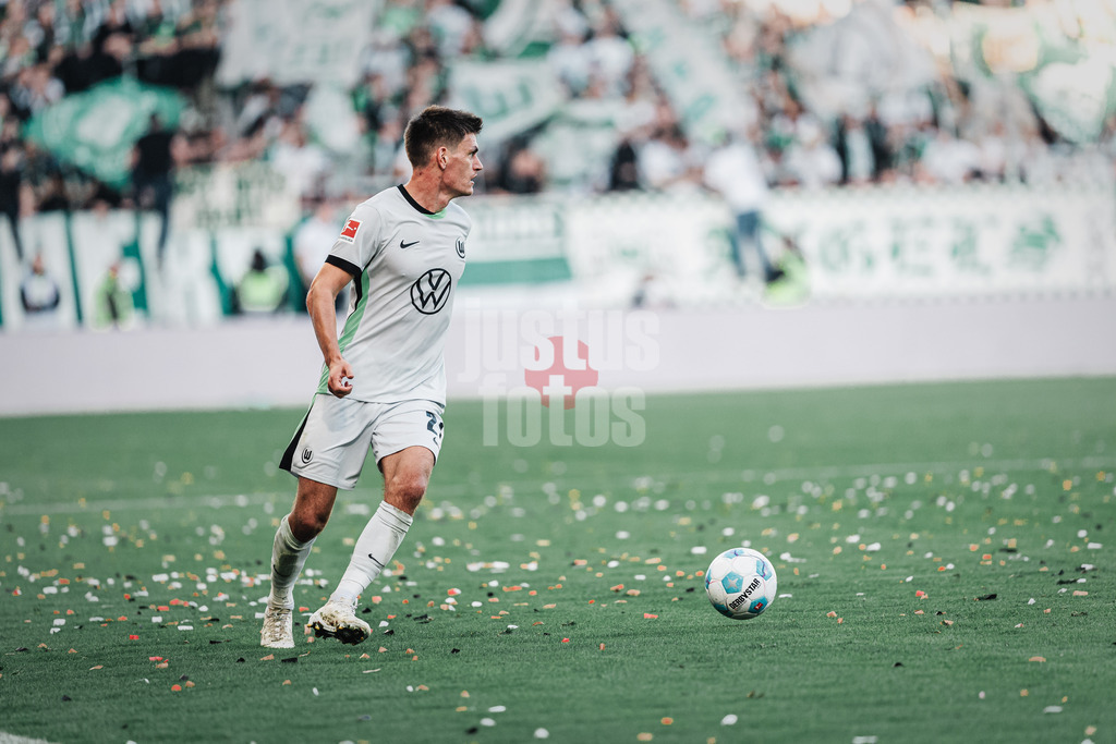 Fußball | Männer | Saison 2024/2025  | Fußball-Bundesliga | 8. Spieltag | FC St. Pauli vs. VfL Wolfsburg | 26.10.2024 | Joakim Maehle (#21, VfL Wolfsburg)