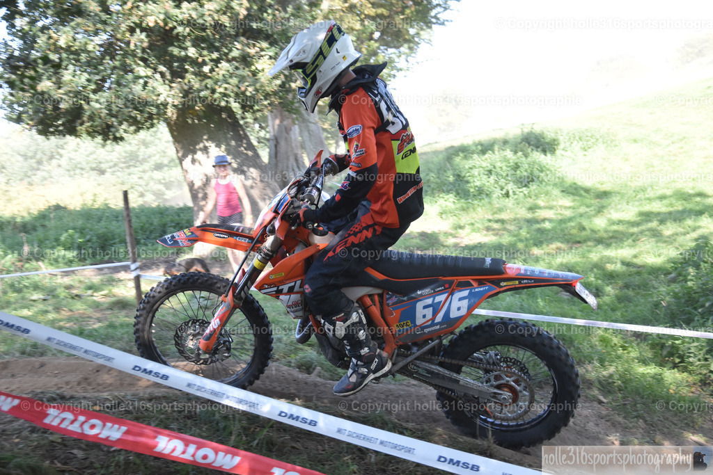 DSC_0088 | Sportfotografie , Motorsport, Motoross, Reitsport, Mointainbike, Enduro,
Landschaft , Outdoor, Eventfotografie, Landschaft, Bilder online bestellen - Realisiert mit Pictrs.com