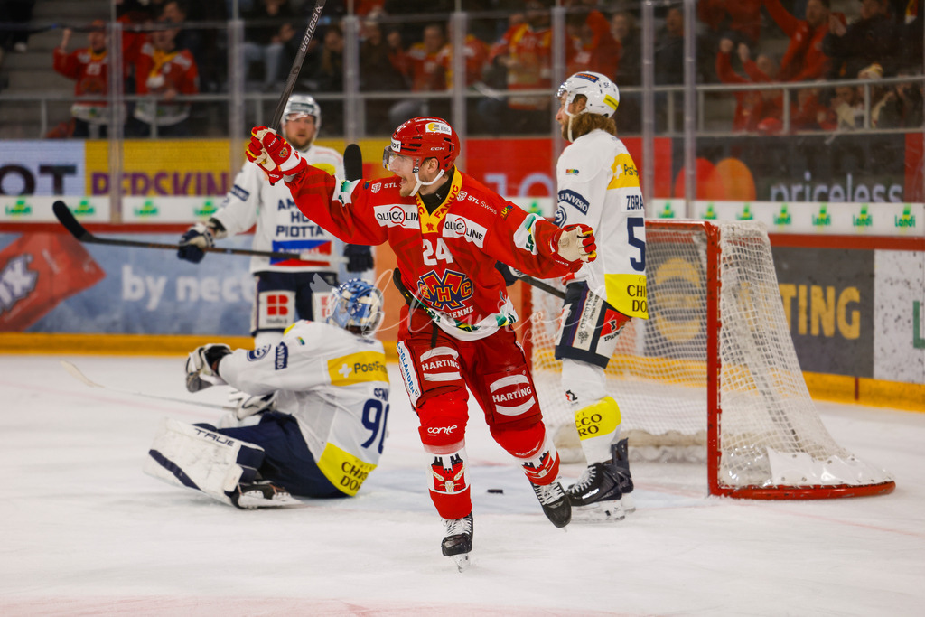 EHCB vs HCAP 20260115_wb-4366 | Sportbilder, Sportfotograf, Hochzeits- und Eventfotografin, Flugshows, Portraits und Tiershooting, Aviation, Downhill, Nationalleague, Swissleague, International