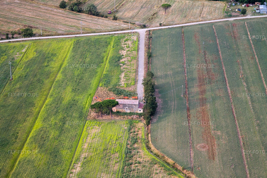 Luftbild: Ortsansicht in Riccio im Bundesland Toscana in Italien. Foto: IMG_43236.jpg vom 23.07.2011 durch Werner Riehm/FLY-FOTO.de