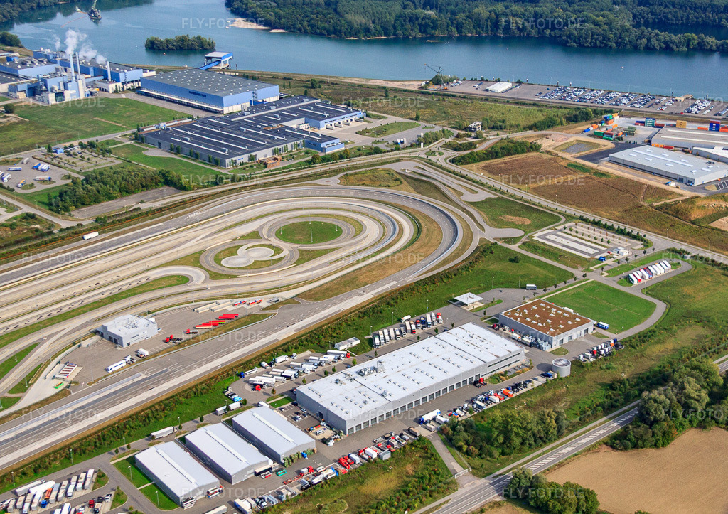 Luftbild: Daimler Truck EVZ im Industriegebiet Oberwald in Wörth am Rhein im Bundesland Rheinland-Pfalz in Deutschland. Foto: IMG_53273.jpg vom 23.09.2012 durch Werner Riehm/FLY-FOTO.de