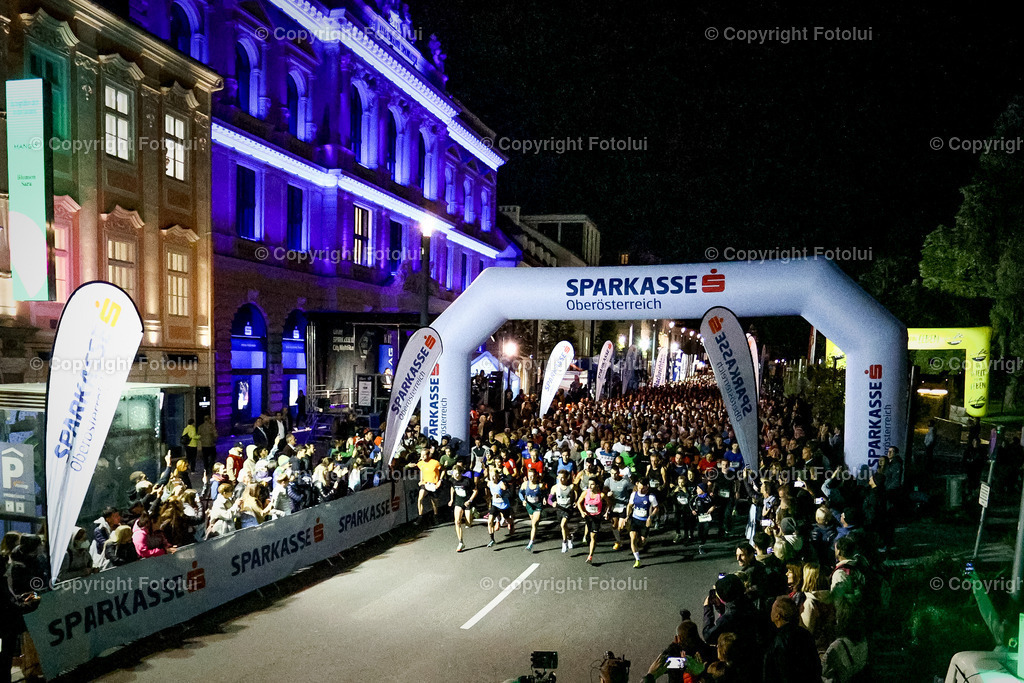 A-BINDER_20220922_0041 | LINZ,  AUSTRIA,22.Sept. 2022 - Night Run, Image shows Night Run.
Photo: Sportmediapics.com/ Manfred Binder