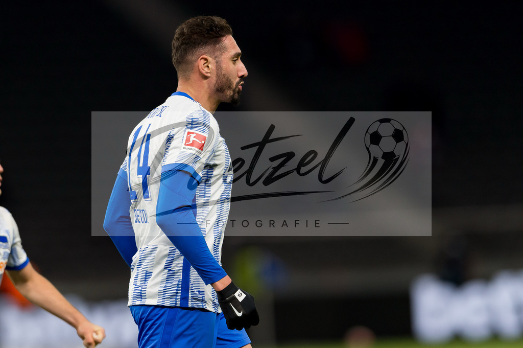 HERBOC20220204_015 | Fussball, Herren: Ishak Belfodil (Hertha BSC) Torjubel, jubelt nach seinem Treffer zum 1:0 bei dem Spiel der 1. Bundesliga zwischen Hertha BSC und VfL Bochum im Olypiastadion am 04.02.2022 in Berlin, Deutschland.DFB / DFL REGULATIONS PROHIBIT ANY USE OF PHOTOGRAPHS AS IMAGE SEQUENCES AND/OR QUASI-VIDEO. - Realisiert mit Pictrs.com