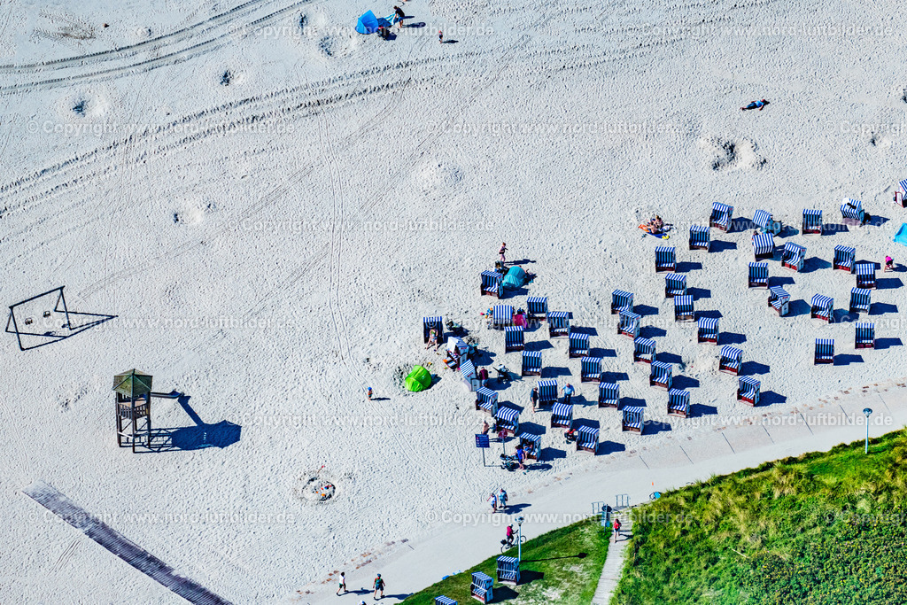 Norderney_Strandkörbe_Weststrand_ELS_7277050923 | NORDERNEY 05.09.2023 Sandstrand- Landschaft mit Strankörben am Weststrand auf der Insel Norderney im Bundesland Niedersachsen, Deutschland. // Sandy beach landscape with beach baskets on the western beach on the island of Norderney in the state of Lower Saxony, Germany. Foto: Martin Elsen