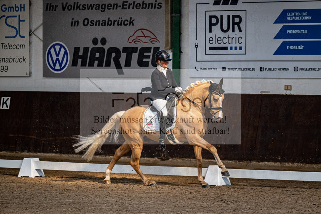 20240308-DOS_4181 | Entdecke hochwertige Reitturnierfotos von Foto Oger. Professionell, emotional und authentisch – jetzt Lieblingsmomente im Shop bestellen.Deutschlandweite Turnierfotografie. - Realisiert mit Pictrs.com