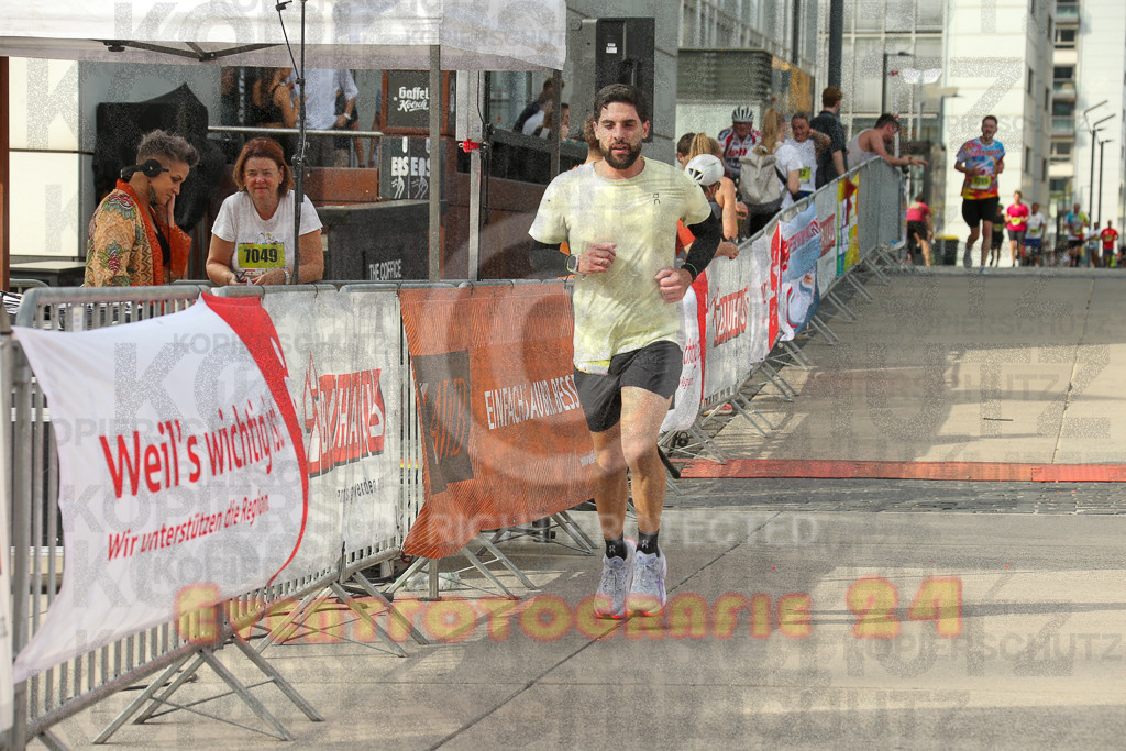 250920_1525_EX1_9352 | Sportfotografie im Rhein-Sieg Kreis, Köln, Bonn, NRW, Rheinland Pfalz, Hessen, etc. Unser Tätigkeitsfeld umfasst den Laufsport vom Volkslauf über den Marathon, Duathlon, Triathon bis zum Ultralauf wie Kölnpfad Ultra oder Schindertrail.