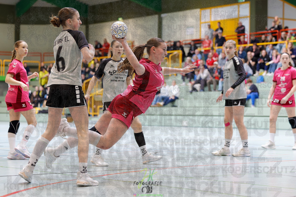Hessenmeisterschaft wJC - Spiel um Platz 3; TuS Kriftel - SG Schenklengsfeld | Hessenmeisterschaft wJC - Spiel um Platz 3; TuS Kriftel - SG Schenklengsfeld am 22.03.2025 in Biedenkopf (Sporthalle Lahntalschule)Photo © 2025 - Jörg Heinrich - Realisiert mit Pictrs.com