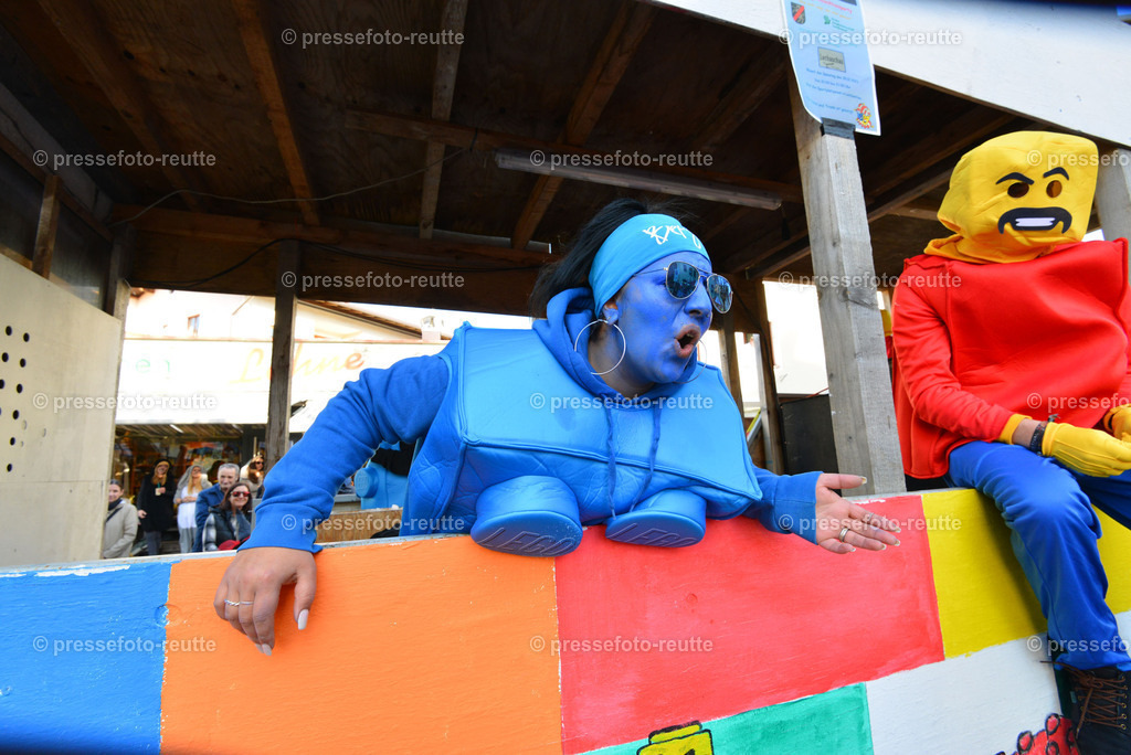 news-2023-Feb16-Unsinniger_Fasching_Reutte-nik-WTV_7424 | Info aus dem Bezirk Reutte/Ausserfern Tirol sowie eine umfangreiche Bilddatenbank über die gesamte Region: Lechtal, Talkessel Reutte, Tannheimertal, Zwischentoren. Lech, Plansee, Zugspitze, Grenztunnel, B179, Fernpassstraße, Verkehr, Lawinen, Tradition, - Realisiert mit Pictrs.com