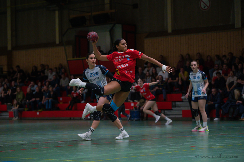 DSC_6101 | "Fussifoto.com – Ihr Ansprechpartner für hochwertige Fotografie! Entdecken Sie kreative Bilder und professionelle Dienstleistungen. Kontaktieren Sie uns für Ihre Projekte!"