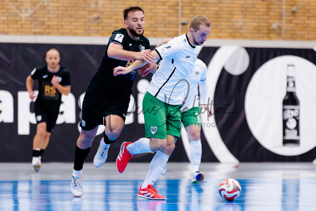 Futsal-Bundesliga, Saison 2025/2026, 9. Spieltag: SC Preußen Münster - YB Balkan Pfarrkirchen | Futsal-Bundesliga, Saison 2025/2026, 9. Spieltag, SC Preußen Münster empfängt YB Balkan Pfarrkirchen in der Universitäts-Sporthalle in Münster. Foto: sportfotografie.ms | Markus Paletta - Realisiert mit Pictrs.com