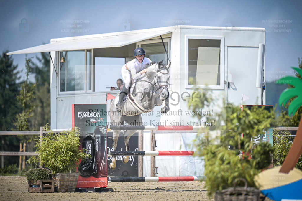 DOS_1401 | Entdecke hochwertige Reitturnierfotos von Foto Oger. Professionell, emotional und authentisch – jetzt Lieblingsmomente im Shop bestellen. - Realisiert mit Pictrs.com