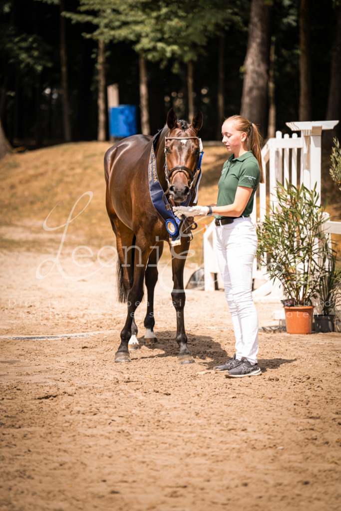 1.Fr00168 | Leoni Ertmer Photography - Realisiert mit Pictrs.com