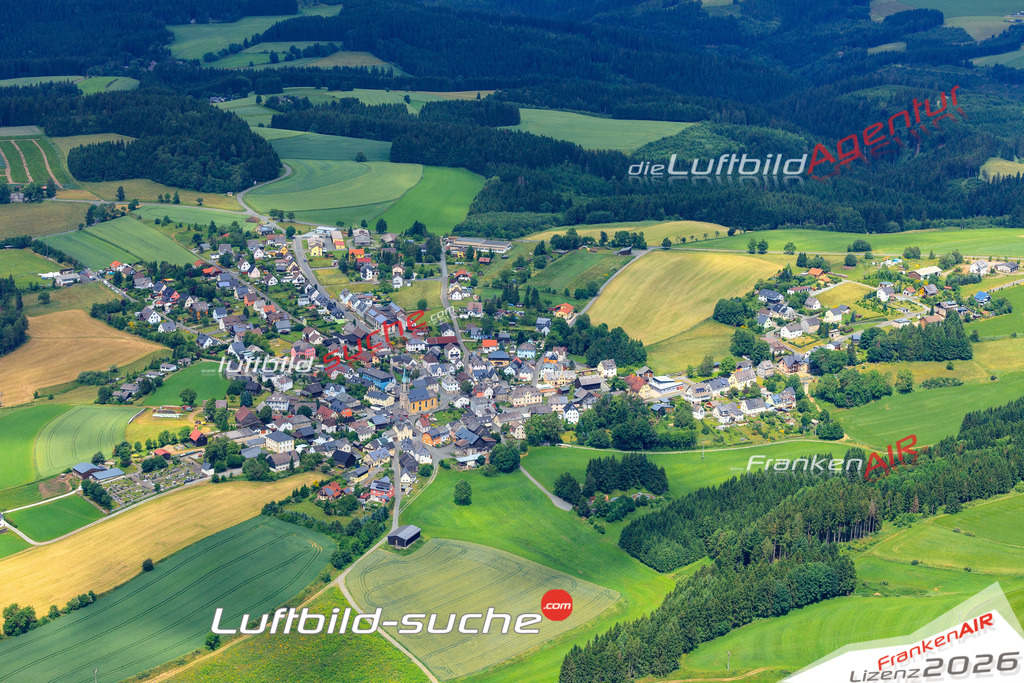 Die Luftaufnahme Enchenreuth - Helmbrechts wurde vom UL-Flugzeug (keine Drohne) aus fotografiert.Hohe Druck- Auflösung-die Geschenkidee!