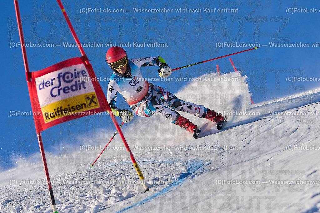 ALP3367_MASTERS-Cup_GS-C Damen_Hoerhager Monika | (C)FotoLois.com, Alois Spandl. FIS Masters-Cup Wildschönau, Giant Slalom auf der Piste Schatzberg GS, Siegerehrung auf dem Dorfplatz Niederau, Sa 13. Januar 2024.