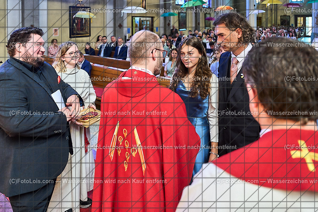 ALP0986_PfarrFirmung Wieselburg_Firmvorgang | (C)FotoLois.com, Alois Spandl, Firmung in der Pfarrkirche Wieselburg mit Generalvikar Dr. Christoph Weiss, Dechant Pfarrer Daniel Kostrzycki und Monignore Franz Dammerer, Sa 15. Juni 2024.